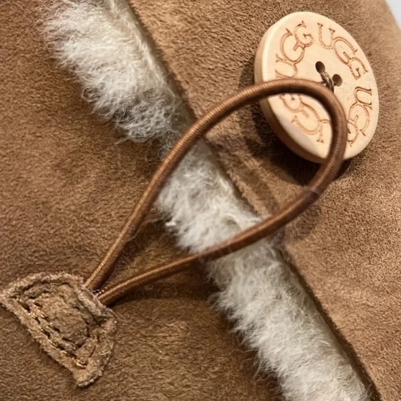 UGG Women's Bailey Button II boots chestnut color - Picture 4 of 12